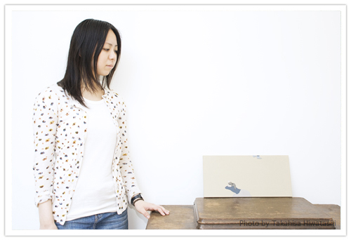 今月のアーティスト：小西 菜津子　Natsuko Konishi